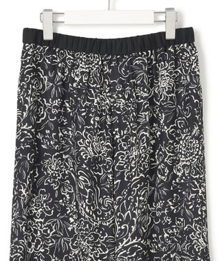 23区 【洗える】アンティークフラワープリント ワイド パンツ ブラックベース