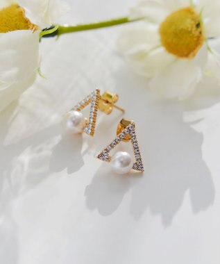 Tiaclasse 【金属アレルギー対応】トライアングルパールピアス ゴールド