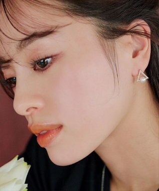 Tiaclasse 【金属アレルギー対応】トライアングルパールピアス ゴールド