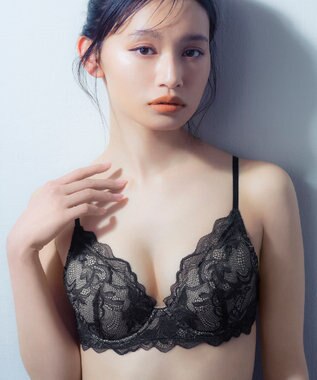 Wing ブラジャー 立体感のあるバストをメイク ふっくらデコルテ きれいな谷間 ブラのズレ・浮きを軽減 【ハイライトブラ】 ブラ CB4000 ウイング／ワコール ブラック