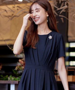 Tiaclasse L 【2TYPEスリーブ/半袖・ノースリーブ・洗える】タックフレアワンピース 半袖：ネイビー