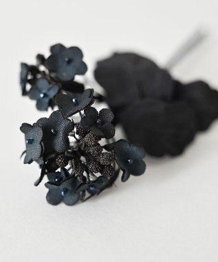 AND WOOL 〈繊細で深みがある色合いの上品小物〉菜の花ブローチ ブラック