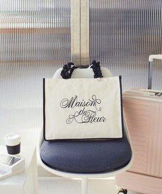 Maison de FLEUR ロゴ刺繍フリルハンドル帆布キャリーオンバッグ Black