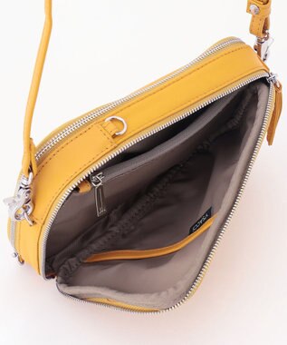 Y'SACCS イタリアンシープ多機能ポシェット マスタード