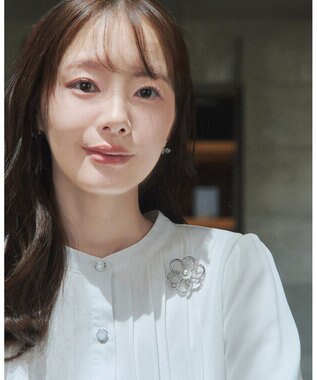 Tiaclasse 【安田美沙子さんスタイリングアイテム】フラワーモチーフブローチ シルバー