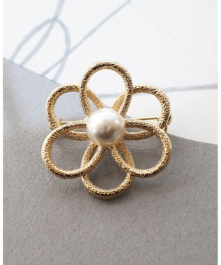 Tiaclasse 【安田美沙子さんスタイリングアイテム】フラワーモチーフブローチ ゴールド
