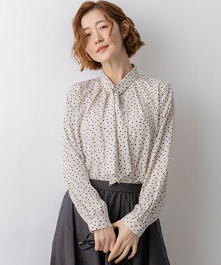  【先行予約】ランダムドットプリント タックブラウス