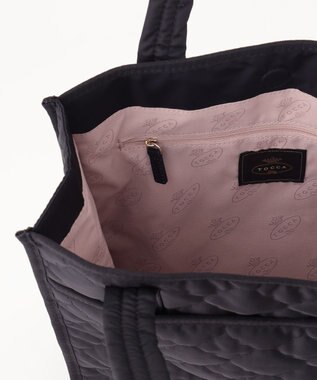TOCCA 【A４サイズ・撥水】CHECKER CLOVER QUILT TOTE トートバッグ ブラック系