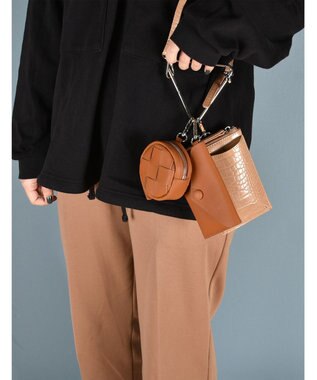 LA BAGAGERIE 【MONICA】トライアングルマルチショルダーバッグ キャメル