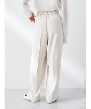earth music&ecology タックストレートパンツ Ecru