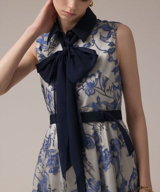 GRACE CONTINENTAL フラワー刺繍ボウタイドレス ブルー