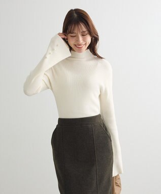 Green Parks ・ｓｗｉｎｇ　ｂｙ　袖パールボタンハイネックニット Off White