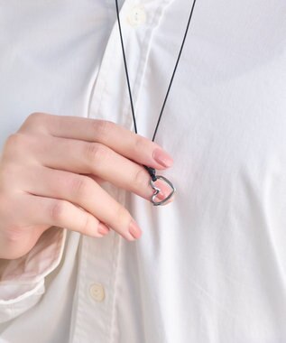 Phoebe <オンワード限定セット>ワンストロークハートコードネックレス×アークカフワイドバングル シルバー