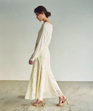 GRACE CONTINENTAL フレア刺繍スカート キナリ