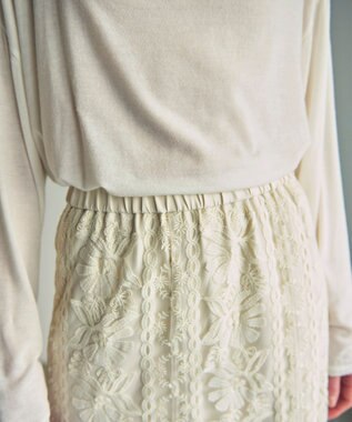 GRACE CONTINENTAL フレア刺繍スカート キナリ