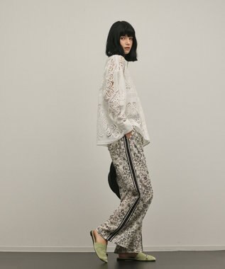 GRACE CONTINENTAL モノトーンフラワープリントパンツ キナリ