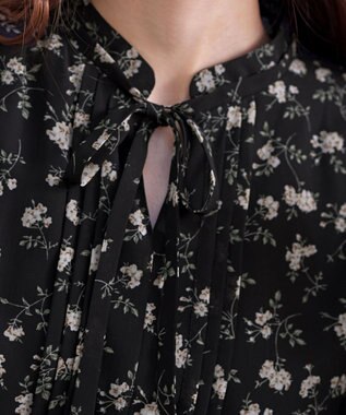 Tiaclasse 【新色追加・洗える】フレアスリーブ花柄リボンブラウス ブラック