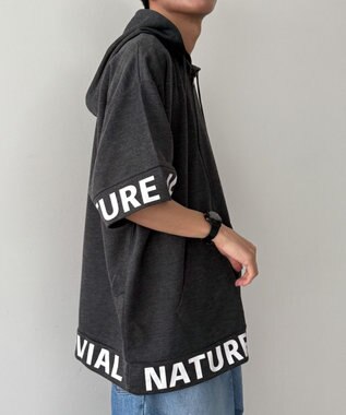 WEGO 【MLXLサイズ展開】グラフィックZIPパーカー（SS） ブラック中濃色