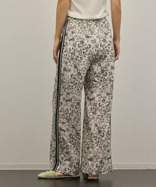 GRACE CONTINENTAL モノトーンフラワープリントパンツ キナリ