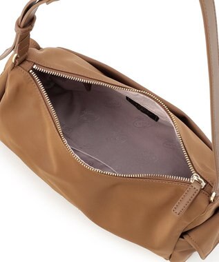 TOCCA IN CREADLE NYLON BAG Ｍ ワンショルダーバッグ ブラウン系