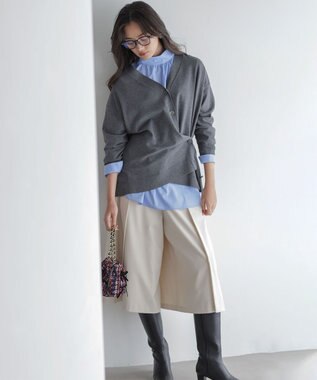 組曲 S 【加藤ローサさん着用 / 前後着用可】コットンタッチシャーティング刺繍入り ブラウス ブルー系