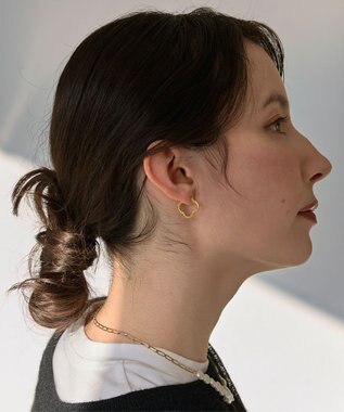 Phoebe 【金属アレルギー対応】フラワーワンタッチフープピアス　ゴールド/サージカルステンレス ゴールド