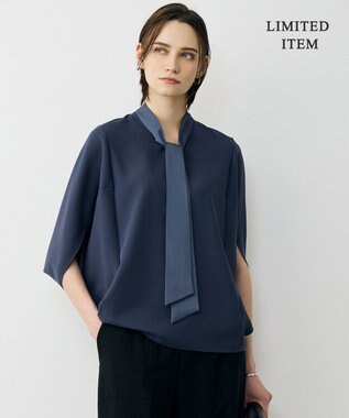  【先行予約・WEB限定】 FluidBackSatin ドルマンスリーブボウタイブラウス