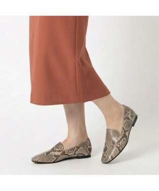 MODE ET JACOMO <carino>スクエアトゥフラットシューズ ベージュヘビ