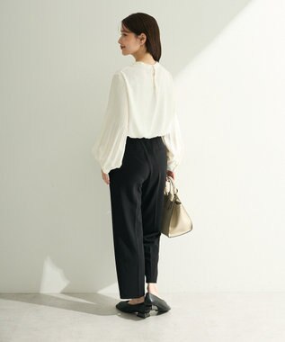 Green Parks Ｏ．袖プリーツブラウス Ecru