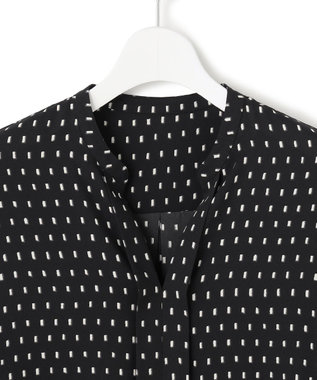 ICB L 【新色追加・WEB限定】BackSatinAmunzen キーネックブラウス ブラックドット系