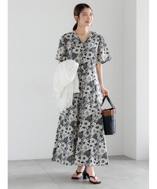 Te chichi 【LIBERTY FABRICS】Vネックフレアワンピース