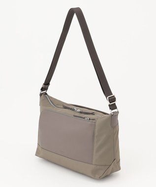 Y'SACCS ナイロン×リサイクルレザー　コンビマルチショルダー グレージュ