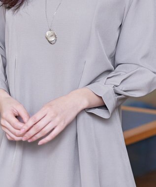 Tiaclasse 【ダブルストレッチ・洗える】バックベルトチュニックブラウス グレー