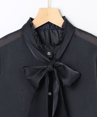 組曲 L 【WEB限定】シャイニーオーガンボウタイ付き ブラウス ネイビー系