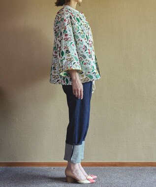 muuc 筆記帳刺繍ショートコート〈国産・muucオリジナル総柄刺繍〉〈上質な綿混ダンガリー〉〈中に着込めるゆとり袖・Aライン〉〈3シーズン春秋冬〉 ホワイト