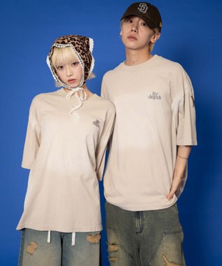 WEGO 【ユニセックス着用ITEM】バックスタッズグラフィックT（SS） ベージュ