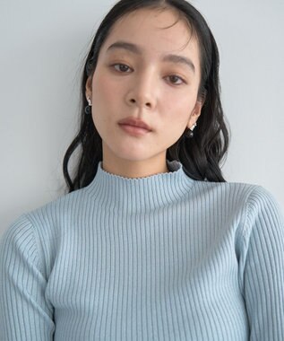 YECCA VECCA ラメ混ハイネックリブニット Sax