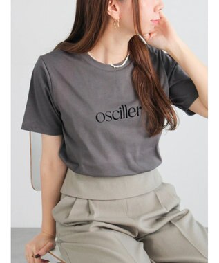 Te chichi フロッキープリントロゴTシャツ