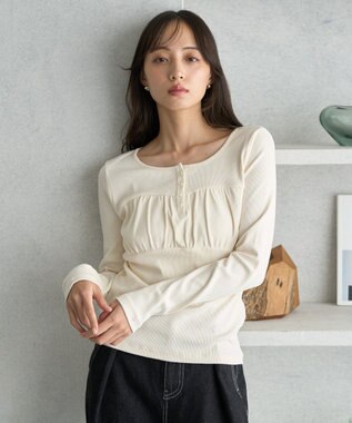 earth music&ecology 切替ギャザーコンパクトカットプルオーバー Off White