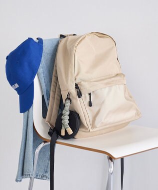 earth music&ecology ぷくぷくチャーム付リュック Beige