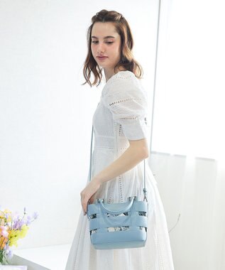 style code 【MERCURYDUO/マーキュリーデュオ】軽量メッシュ　花柄巾着付ミニトートバッグ ブルー