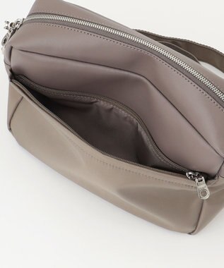 Y'SACCS ブロックモチーフショルダー グレージュ