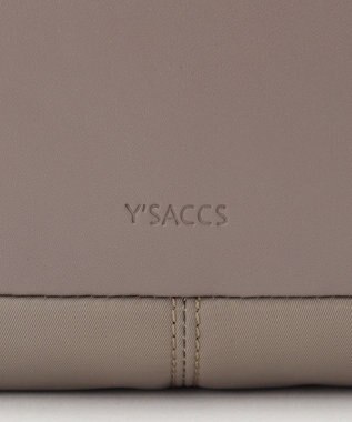 Y'SACCS ブロックモチーフショルダー グレージュ