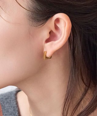 Phoebe 【金属アレルギー対応】ストレートスクエアフープピアス　ゴールド/サージカルステンレス（片耳） ゴールド