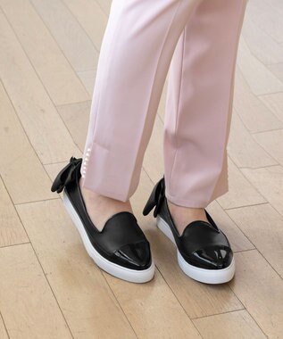 TOCCA BACK RIBBON SLIPON スニーカー ブラック×レース柄