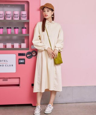 Tiaclasse 【洗える】ダンボール切替パーカーワンピース オフホワイト