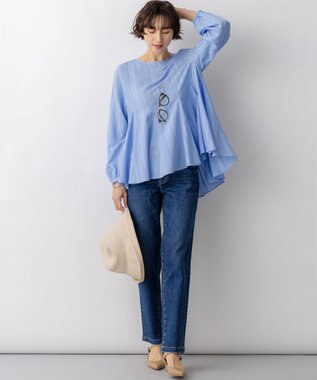 23区 【先行予約】ドビーストライプ クルーネック フレアブラウス スカイブルー系