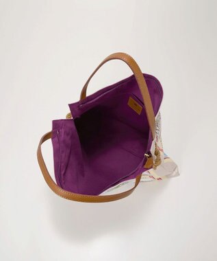 TOPKAPI 【TREASURE TOPKAPI】マイルドサテン スカーフ柄 トートバッグ スーベニアプリント ライトベージュ