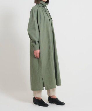 muuc 〈多彩な着方が叶う〉〈衿立て＆衿折り〉〈遠州織物の工場で織られた上質なコットン生地〉リボン紐付き多様衿 シャツワンピース グリーン