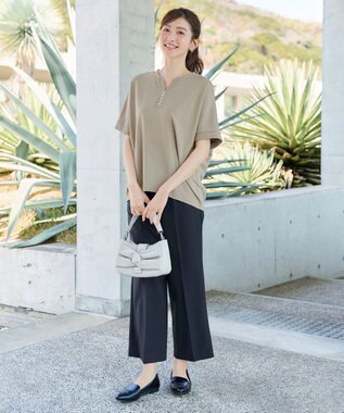 Tiaclasse パール付きキーネックトップス ベージュ